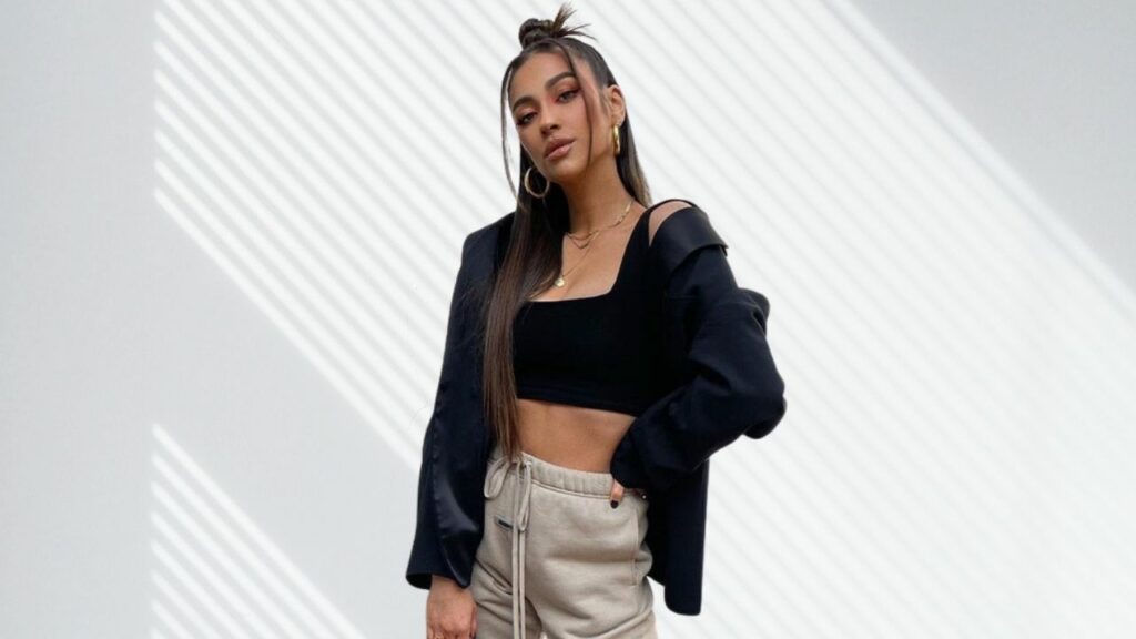 Shay Mitchell Pretty Little Liars