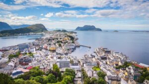 $1 million around the world house apartment