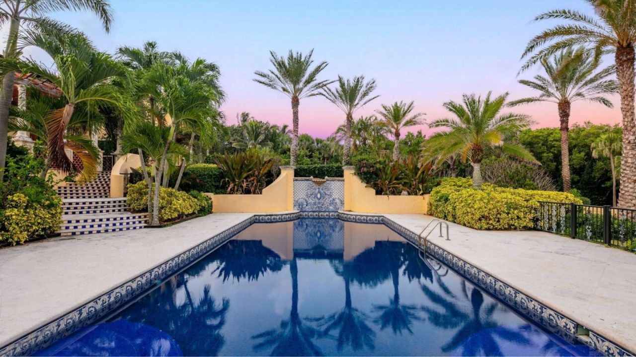 Larry Ellison lists Palm Beach mansion for 145 Million