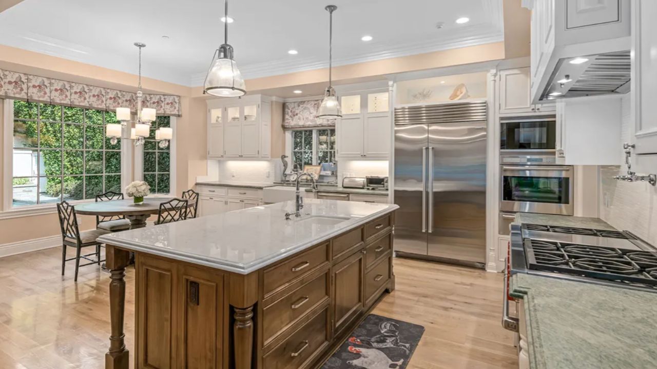 Muse Frontman Muse's Matt Bellamy rents out his LA home for $40,000 a month