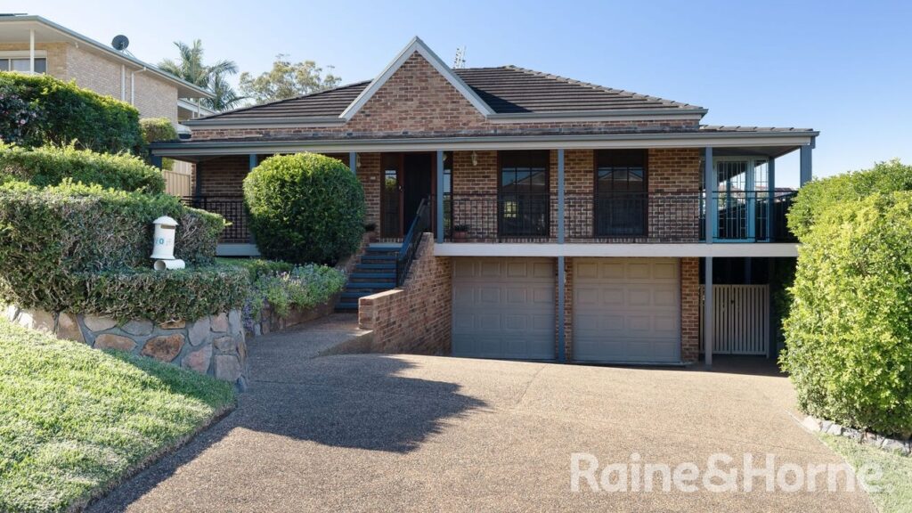 Lisa Borstel of Raine & Horne Belmont delivers $1.515 million for a four-bedroom Belmont North family home in 21 days through targeted marketing strategy.