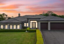 Anna Younan achieves pre-auction sale in Grasmere by aligning buyer settlement needs with vendor flexibility in 20-day campaign.