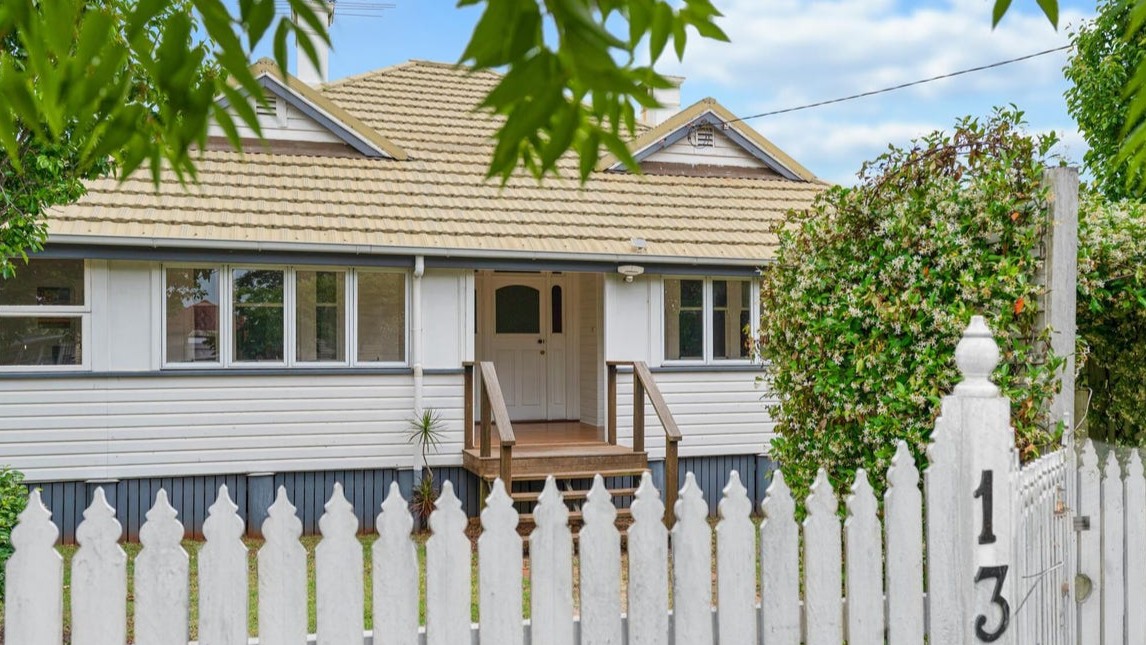 Toowoomba agent Darren Cooper achieves a $950,000 result for a character home in Newtown, using town planning expertise to unlock dual-lot potential.