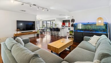 Deximal's Nic Di Rosso achieves $1.35m sale for Bedford rear block home through transparent pricing strategy, attracting 11 buyers and seven offers in four days.