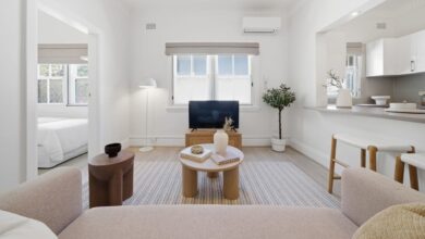 Nicholas Armstrong-Smith of Century 21 Armstrong-Smith achieves $975,000 for a two-bedroom Bondi Junction apartment through strategic presentation and local market strength.