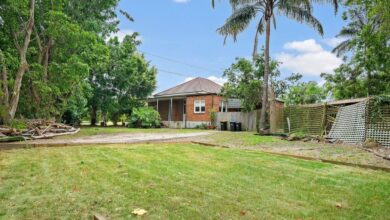 Grant Matterson achieved $2,305,000 at auction in Elanora Heights for Italian vendors watching via FaceTime, exceeding reserve by $35,000.