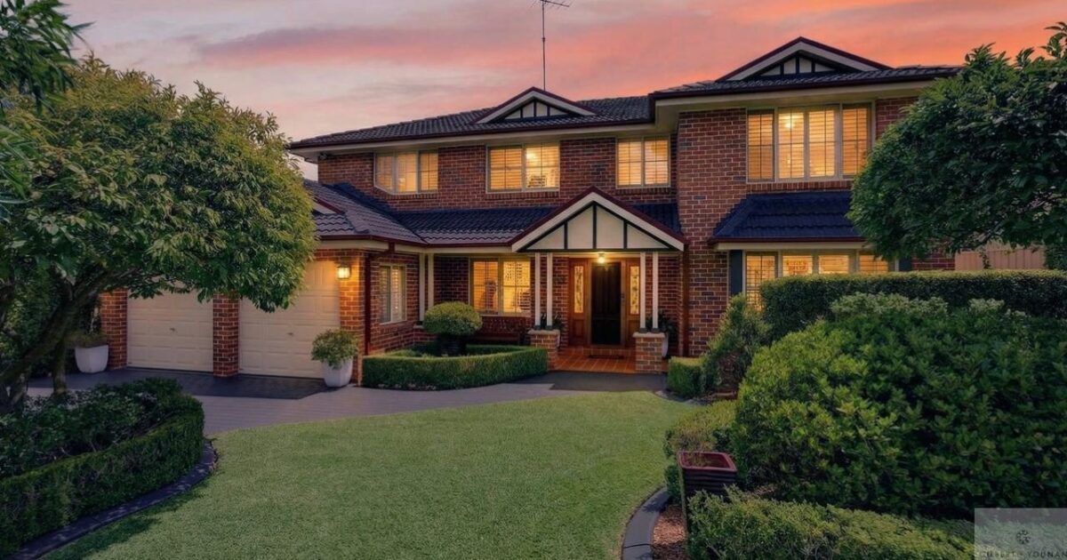 Contract race after single open: family home sells in six days