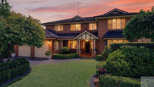 Contract race after single open: family home sells in six days