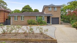 Former Socceroo's hands-on preparation attracts perfect family match in Mount Colah