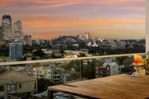 Interstate investor claims Darlinghurst apartment with harbour views after a campaign that attracted 243 potential buyers