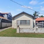 North Bondi house in 'unlivable' condition sells $500k over reserve as buyers see potential