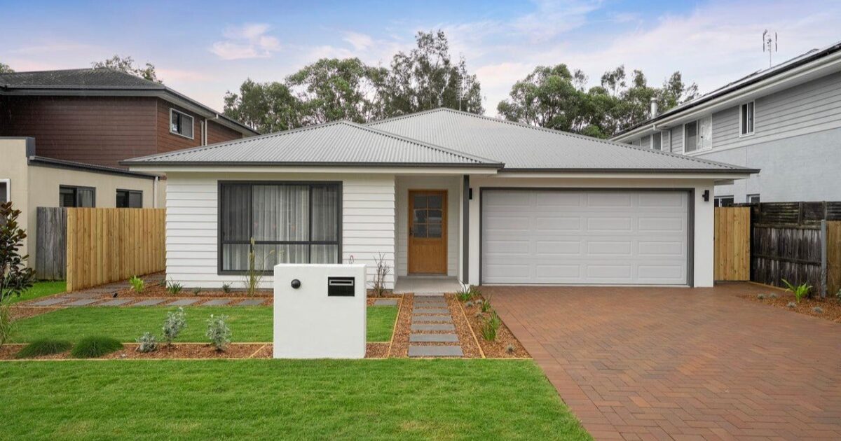 Downsizers secure new Kooindah Waters home off-market after months-long search