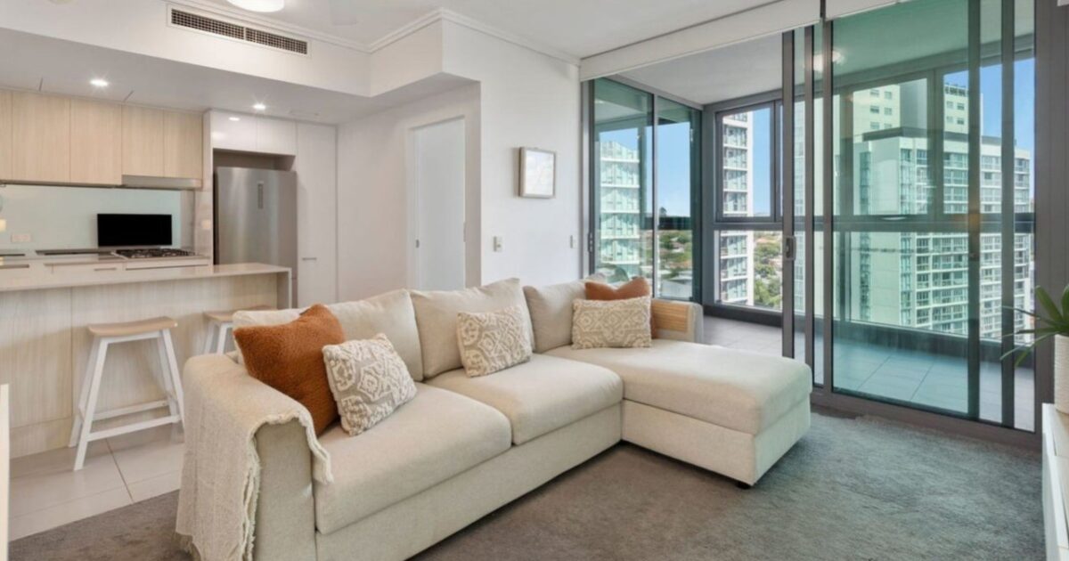 Database strategy drives five-day sale for Hamilton unit