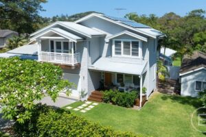 Lane Cove couple's sea change sparks Newport bidding war after strategic price pivot