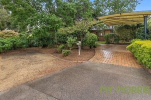 Alice in Wonderland garden seals Chisholm sale