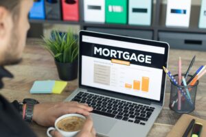 Australians are dipping into savings to cover rising rent, mortgage, and everyday costs, highlighting growing financial pressures on households. Image: Getty