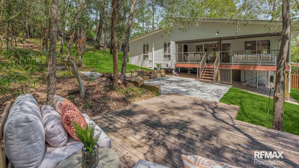 11 encumbrances. Battle-axe block. Protected trees everywhere. Sold in 22 days.