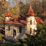 Explore Villa Keen, the historic 'Cinderella Castle' in Irvington, New York, with celebrity ties. Image: Zillow