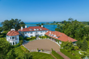 Kathie Lee Gifford lists Connecticut waterfront. Photo: lesliemcelwreath.com