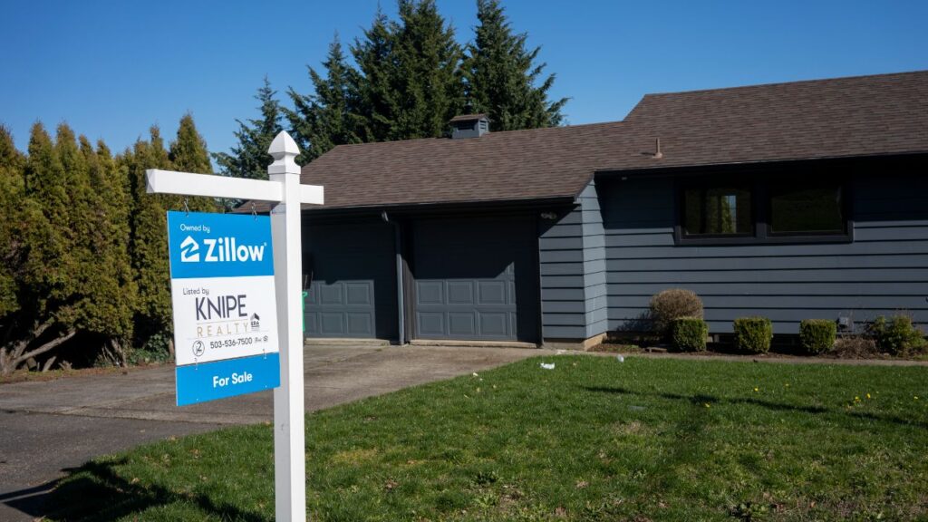 Zillow takes Compass, Chicago-area MLS to federal court over private listings. Image: Getty