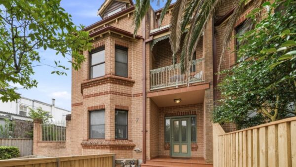 Rooftop retreat delivers young couple their first home in competitive Randwick auction