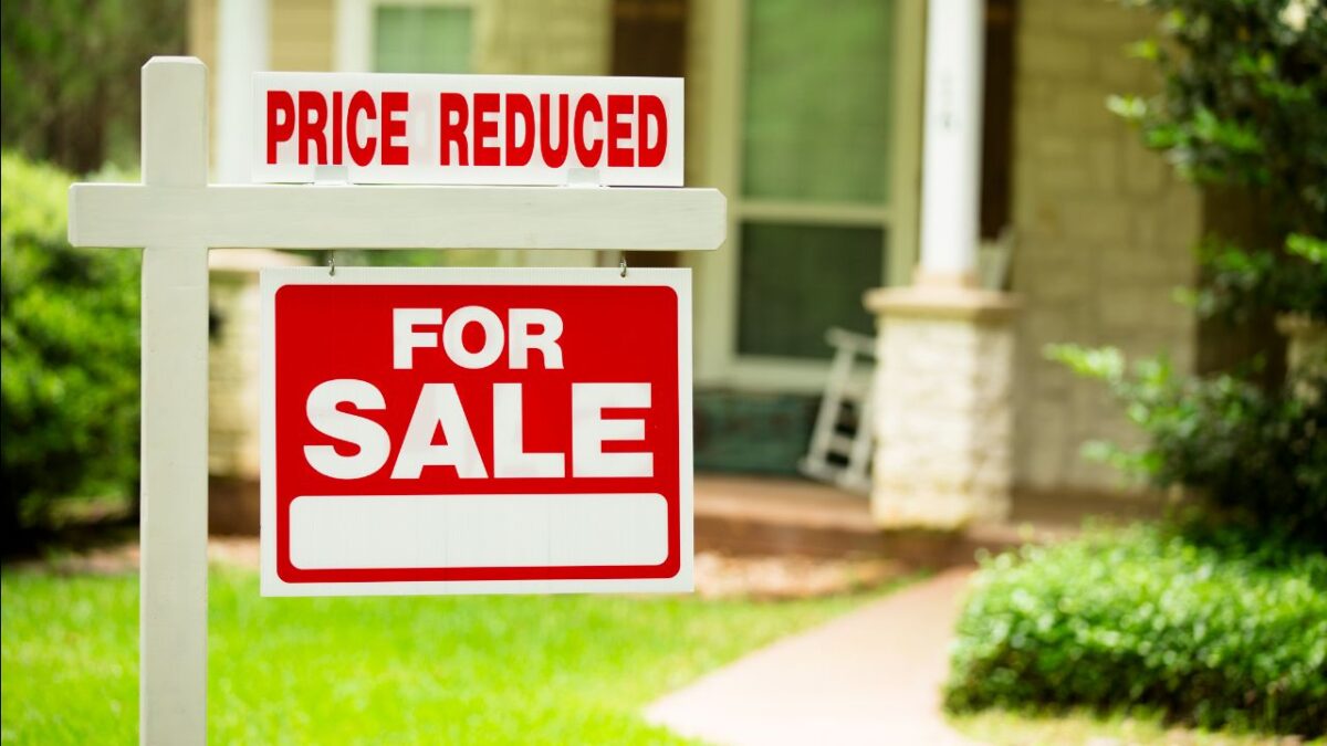 Asking prices stall and distressed listings jump. Image: Getty