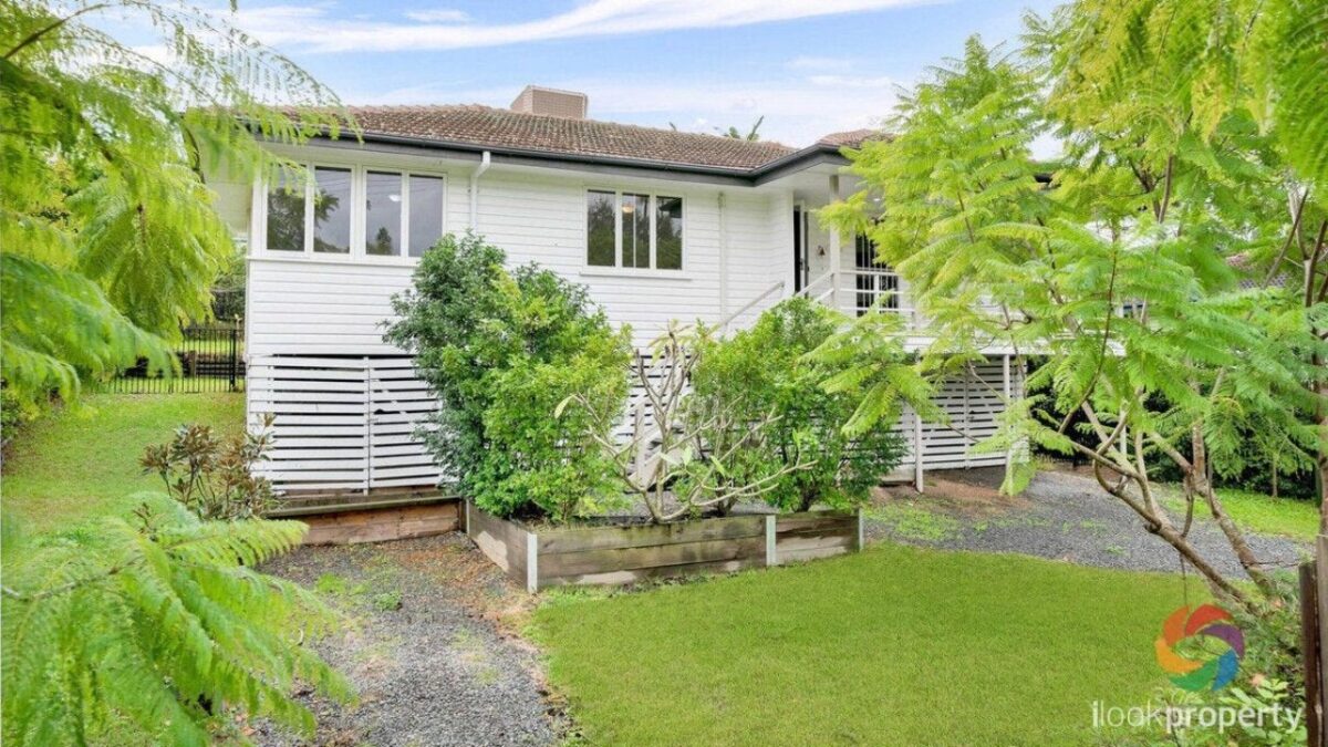 First-home buyers snap up Inala house with granny flat potential for $860k