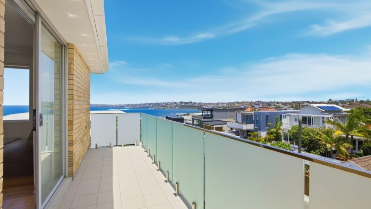 Clifftop Clovelly apartment sells for $2.3 million after strategic pre-Christmas launch