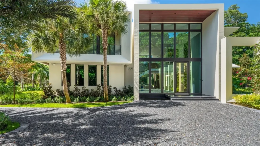 Former NBA All-Star Juwan Howard lists his custom-built Coral Gables estate for A$40.5 million. Image: bhsusa.com