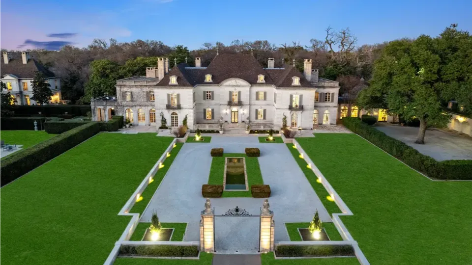 The historic Crespi Estate in Dallas relists for A$102 million, making it the most expensive home currently for sale in Texas. Image: realtor.com