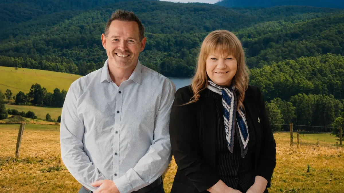 Brent Harriage and Janine Pepyat open First National Prom Country. Image supplied