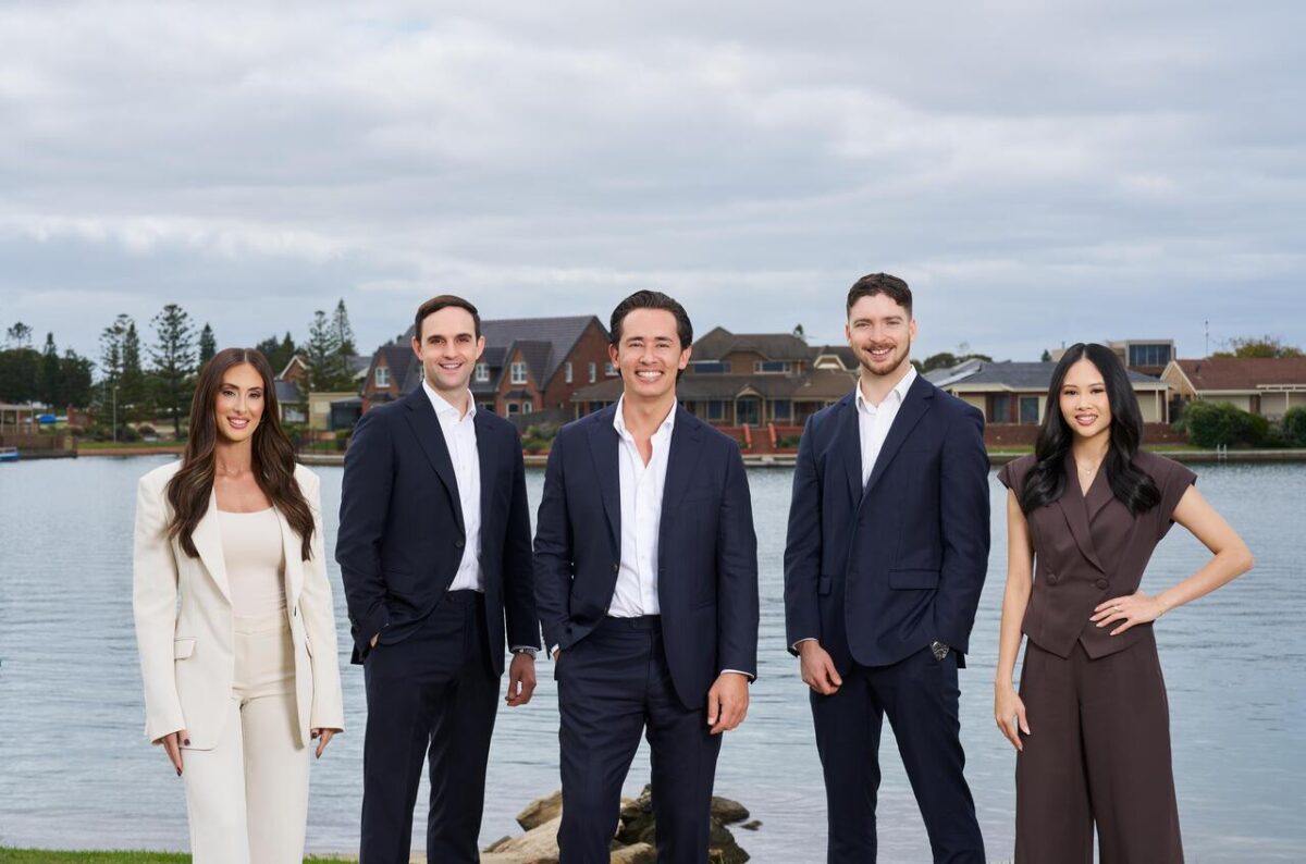 Rick Schultz opens Ray White Albert Park