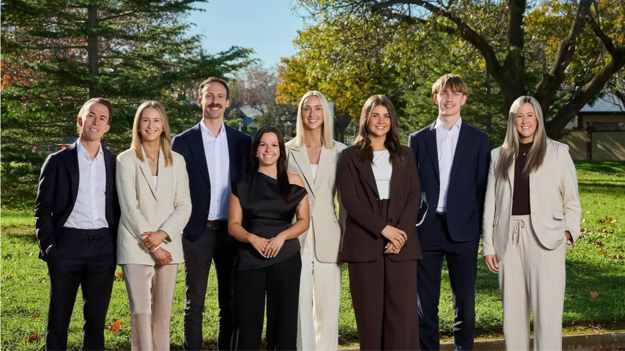 Robbie Smith, Kirsty Heintze, Joe Marriott, Emily Coleman, Casey Grigg, Ellie Draper, Alex Smith, Dani Fowler. Image: Supplied.