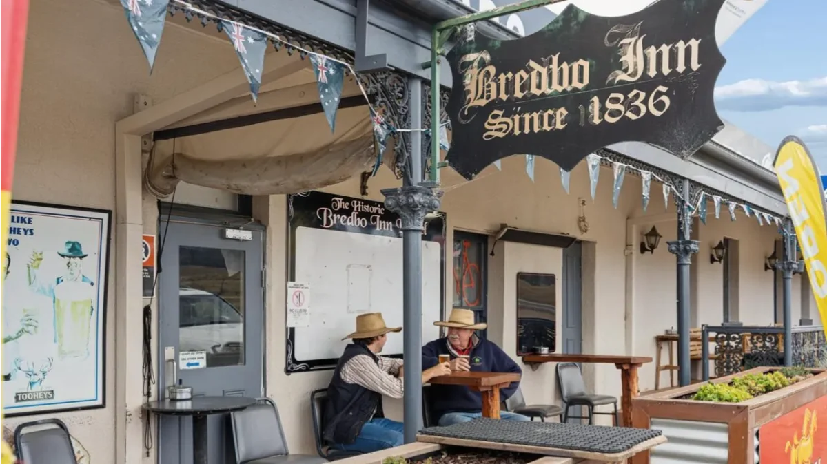 The Bredbo Inn, a heritage pub built in 1836 and the first stop on the road to the Snowy Mountains, heads to auction on 17 July with a guide of $1.8 million. Image: raywhiteruralyass.com.au