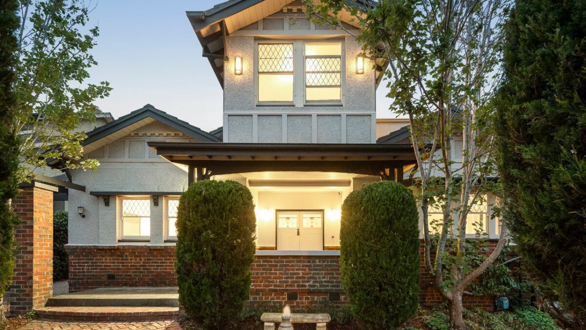 Mark Josem sells Hawthorn East home for $150,000 above previous offer after expanding buyer competition