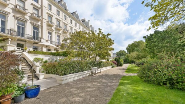 London duplex at Hyde Park Gardens lists for $15.4m
