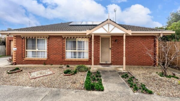 Grovedale townhouse with polarising styling attracts three offers in 20 days