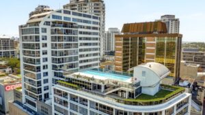 Bondi Junction agent navigates strata works to secure committed buyers
