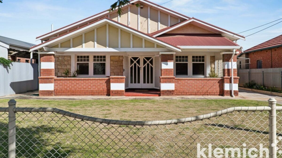 Mother watches family legacy continue as Black Forest bungalow sells $90,000 over reserve