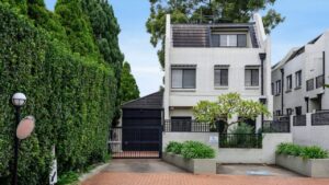 Targeted upsizer strategy secures pre-auction townhouse sale in Botany