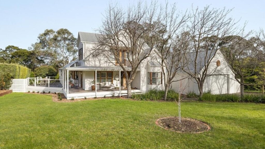 Seven days, multiple buyers, and a fireplace that sealed the deal in Mount Eliza