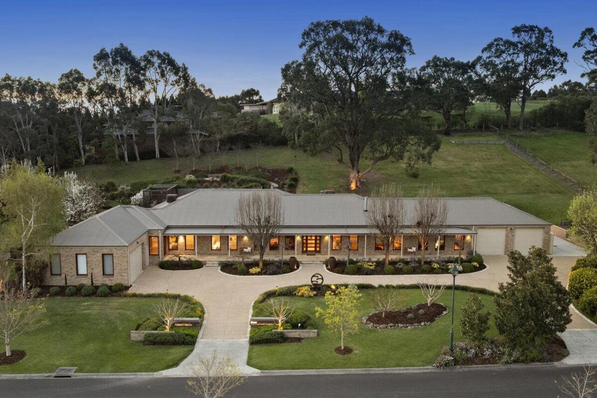 Oscar Piastri's family connection to $3.9m Melbourne estate with $1m designer garden
