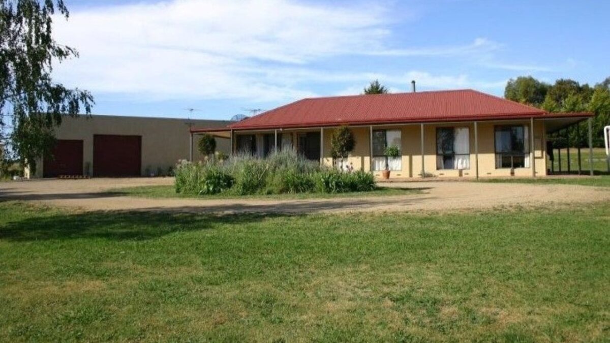 Natalie Robinson secures $6.5m chicken farm sale in 24 hours after vendor waited two years