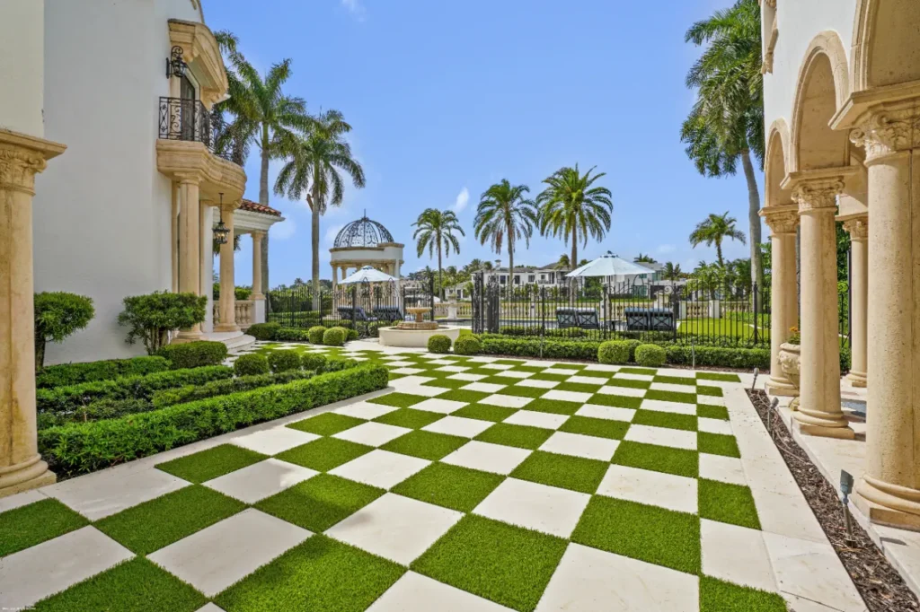 Image: Robert Stevens Photography / The Nicolas Group